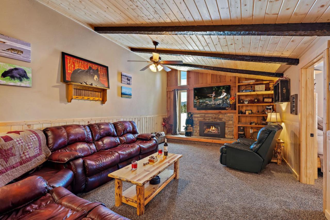 Huckleberry Hollow By Kabino Hot Tub Firepit Ps2 Satellite Grill Wifi Golf Course Island Park Exterior photo